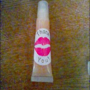 Peach lip gloss
